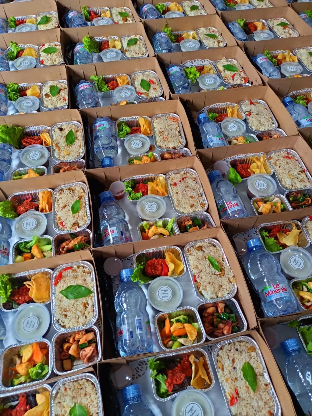 Aneka nasi box Catering Syaria siap untuk acara